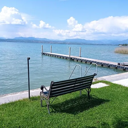 Super Location Front
